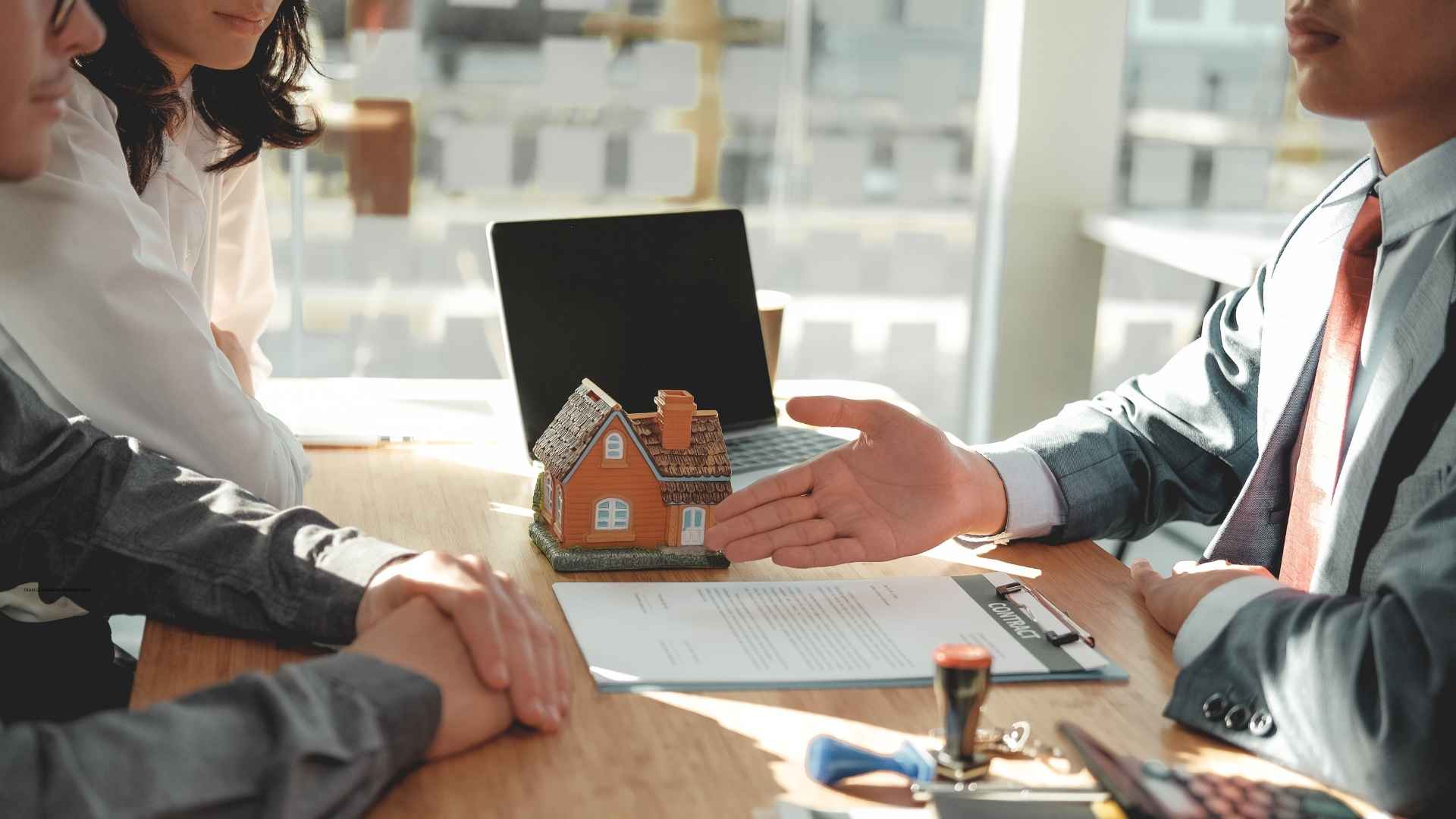 Legal Consulting img